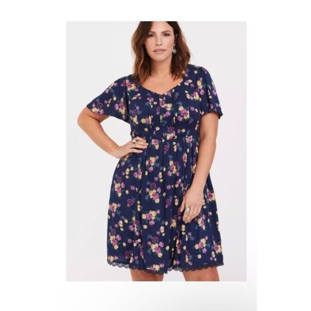Outlander by Torrid Women's Floral Botanical Skater Dress 16 Navy Blue Pleated